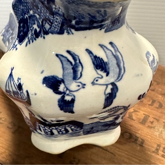 Buffalo Pottery Blue Willow Gravy Boat- Antique Semi-vitreous 1911 - Picture 12 of 12